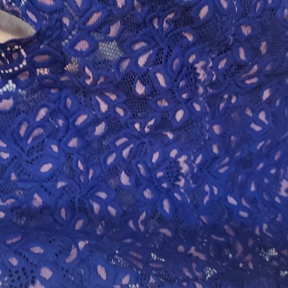 Fredrick's of Hollywood Deep V Lace Chemise - Picture 4 of 10
